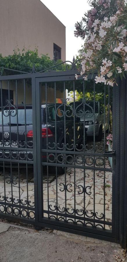 Villa Persik Утєха Екстер'єр фото